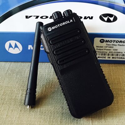 CP1800 MOTOROLA WALKIE TALKIE RADIO